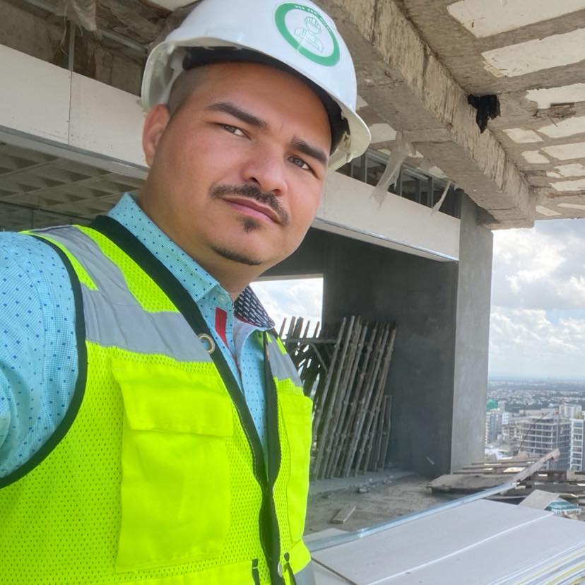 Luis en obra